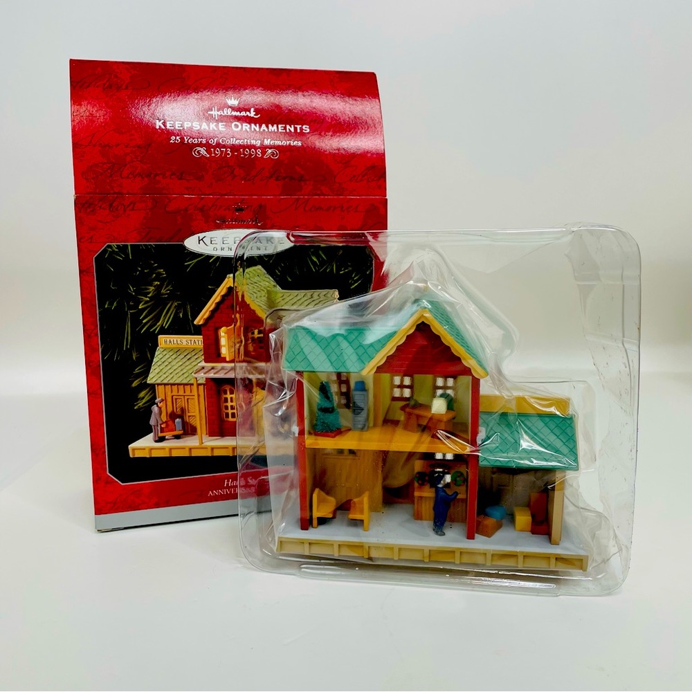 1998 Hallmark Keepsake Christmas Ornament Halls Station Anniversary Ed. NIB